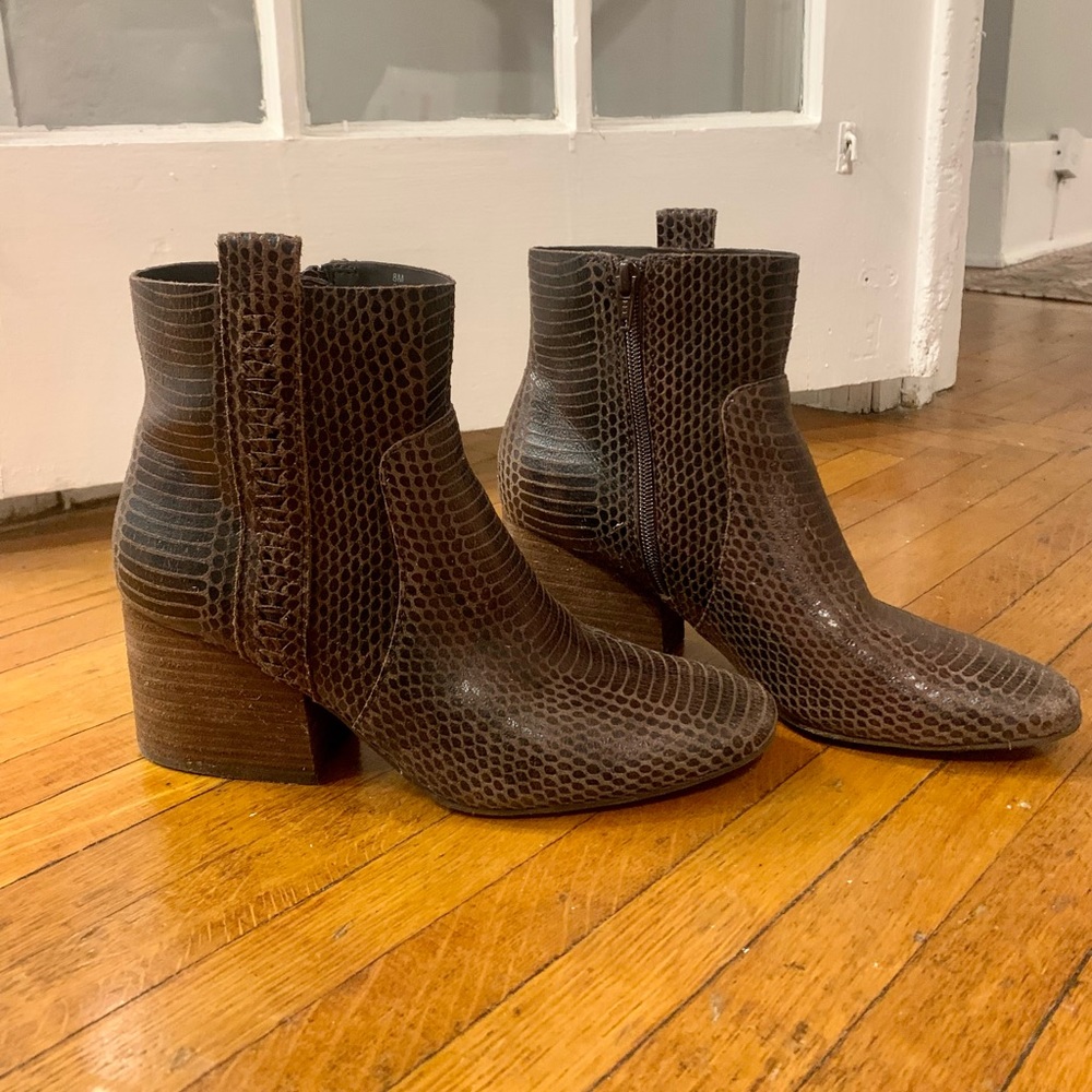 Korks Brown Leather Snake Boot